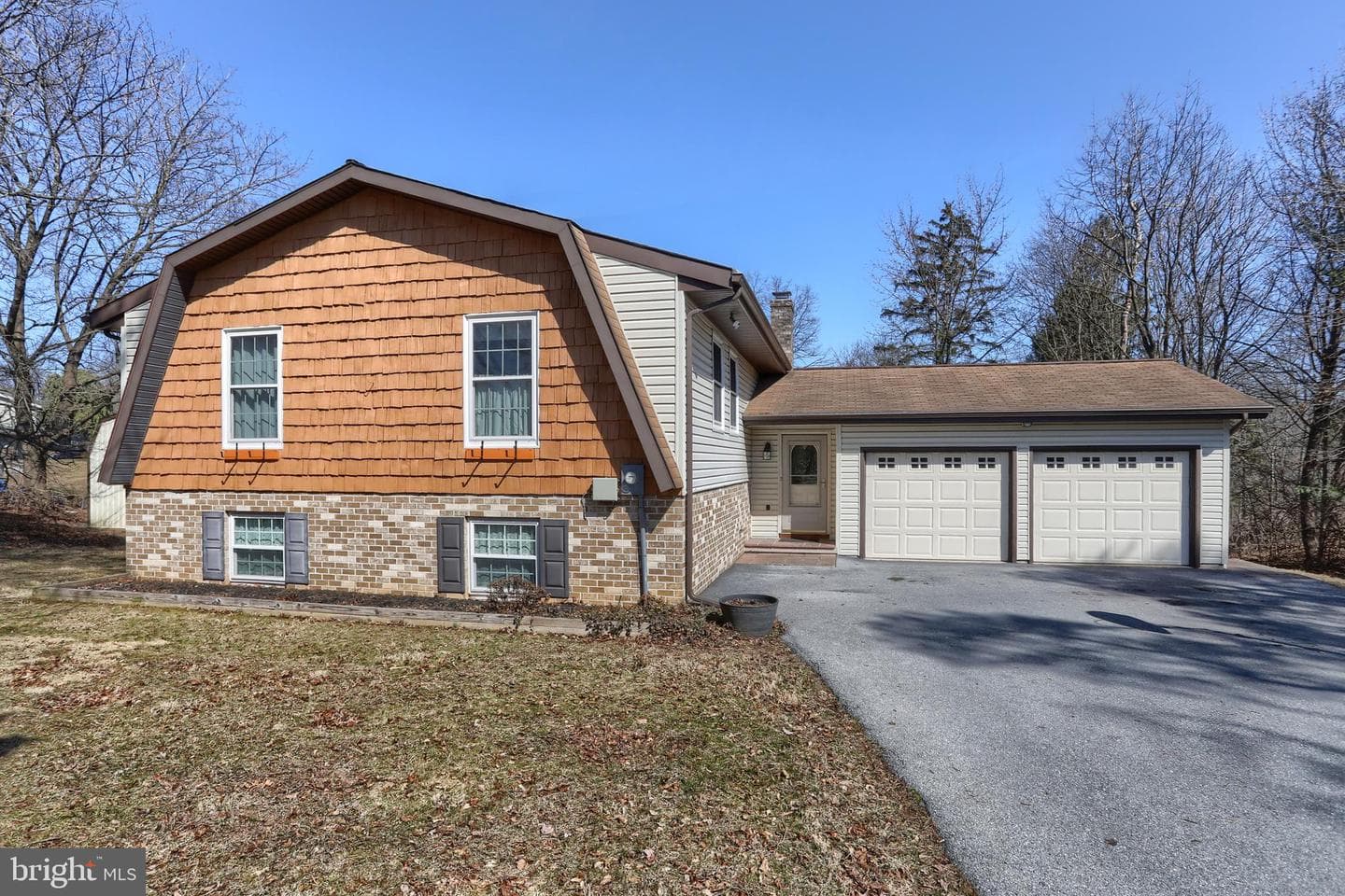 224 Tannenbaum Way photo 3