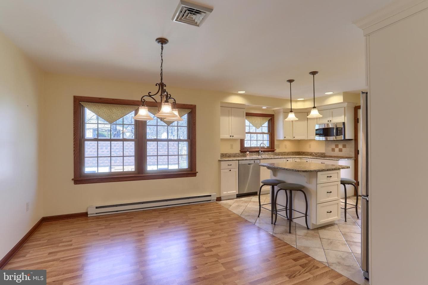 224 Tannenbaum Way photo 9