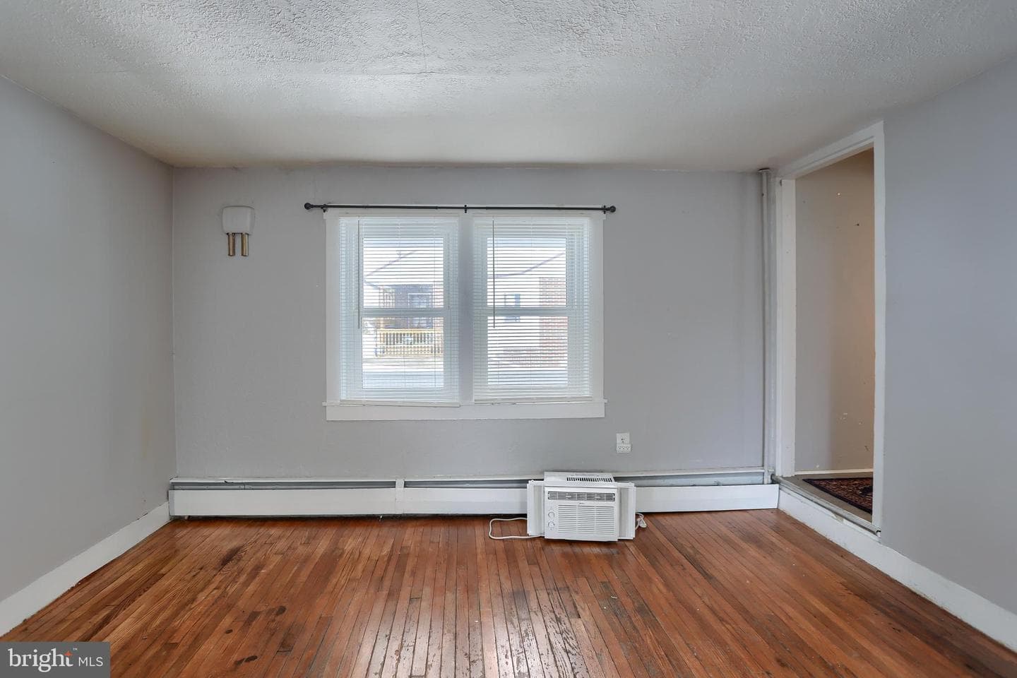 638 W Market Street photo 10
