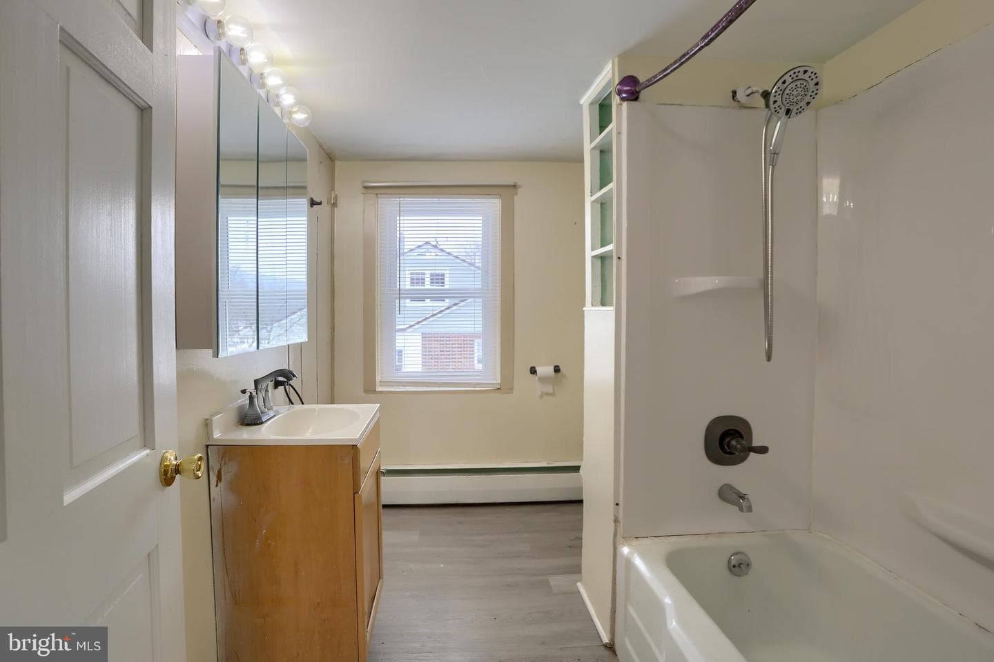 638 W Market Street photo 24