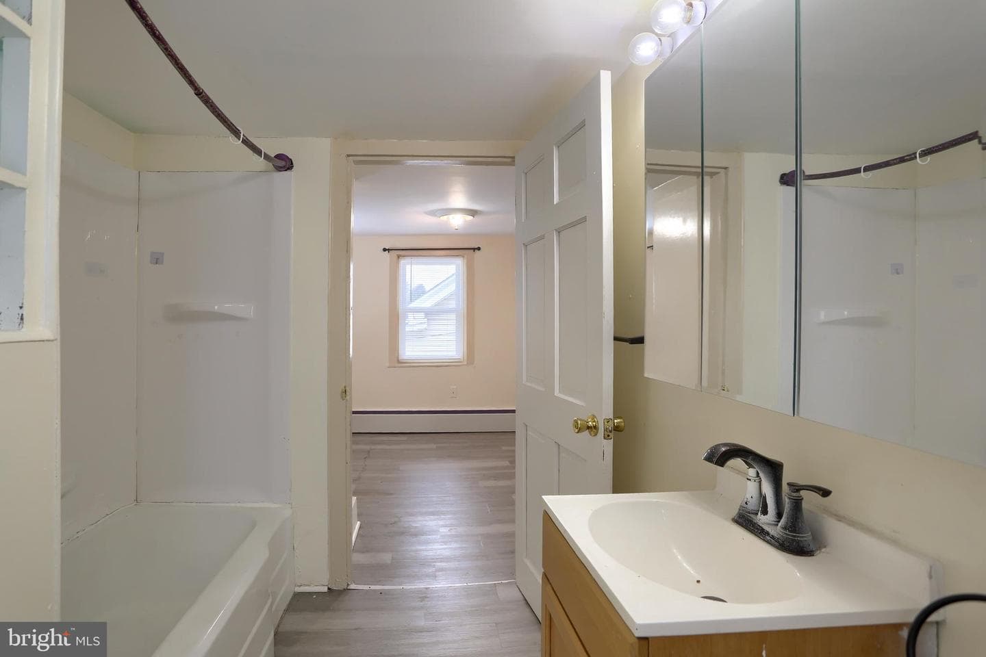 638 W Market Street photo 25