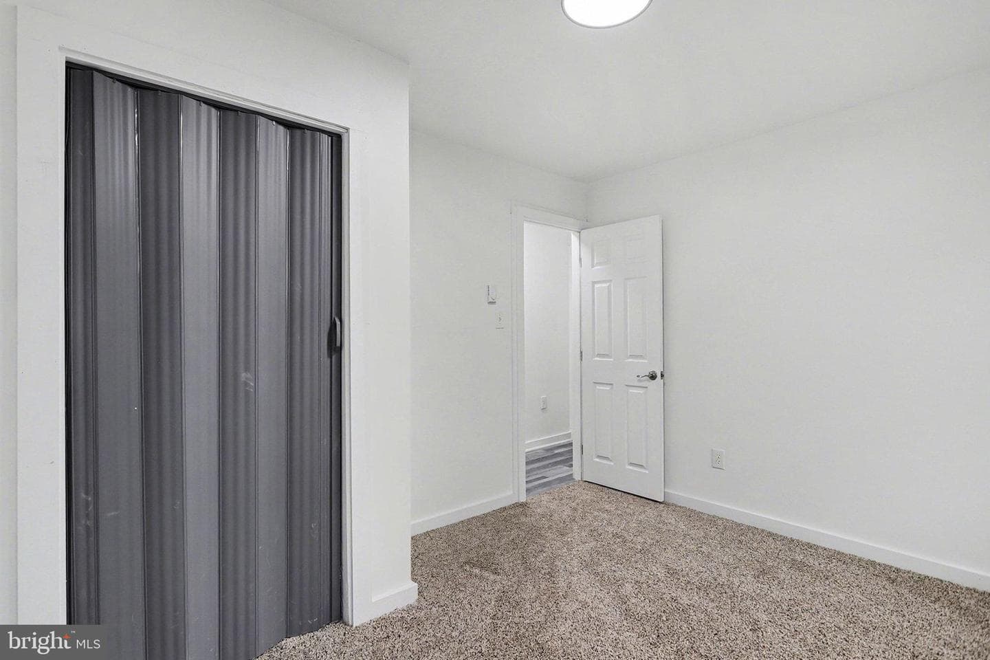 47 E High Street photo 10