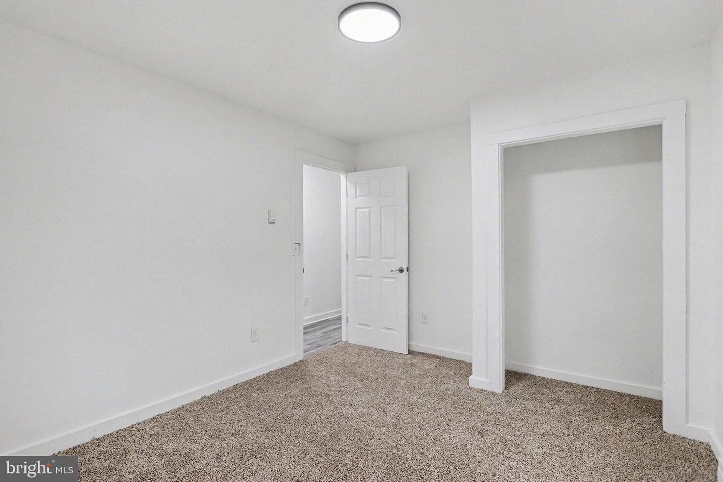 47 E High Street photo 12