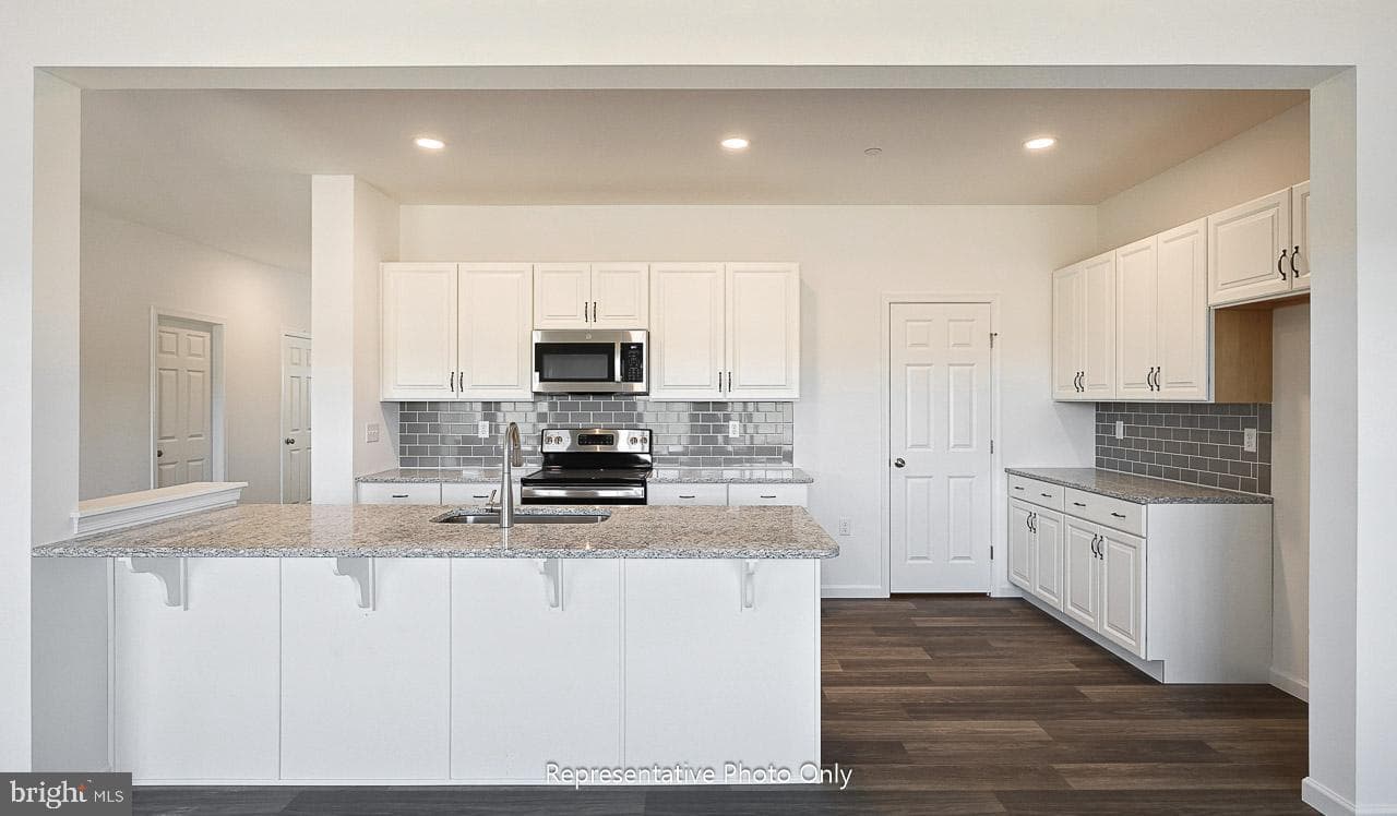7841 Oak Brook Drive photo 17