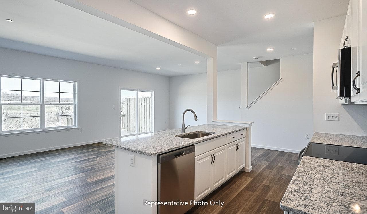 7839 Oak Brook Drive photo 12