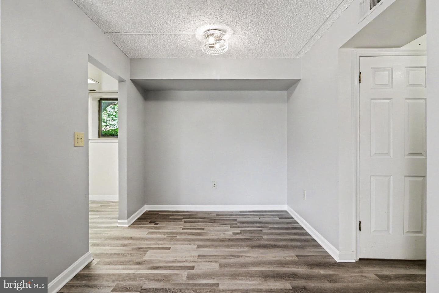 1210 E Hampton Hill Court photo 11