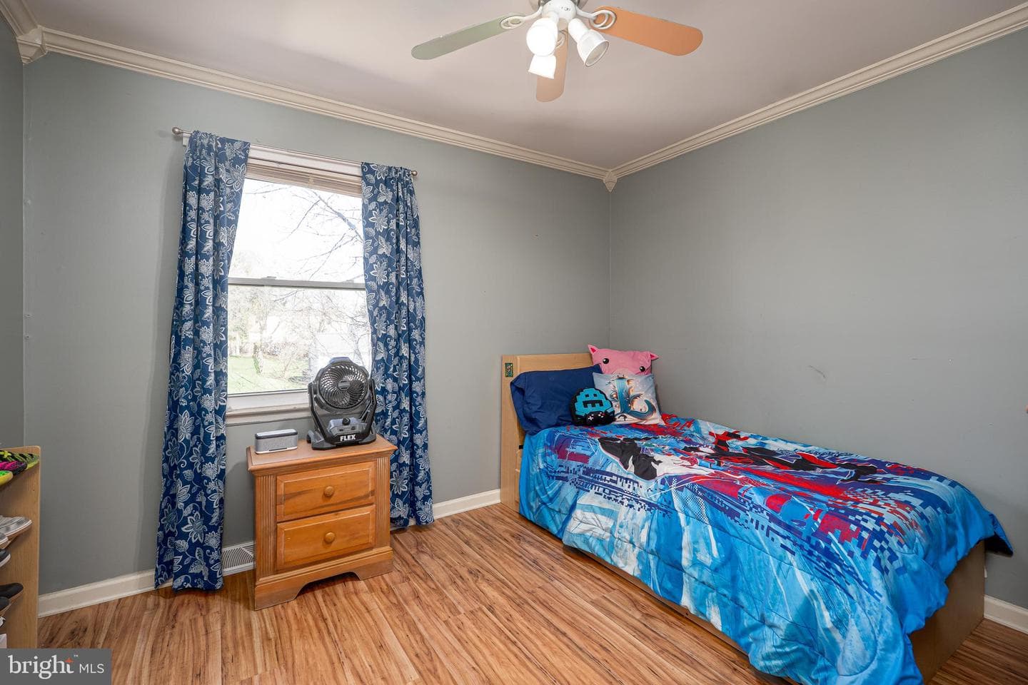 799 Martin Lane photo 23