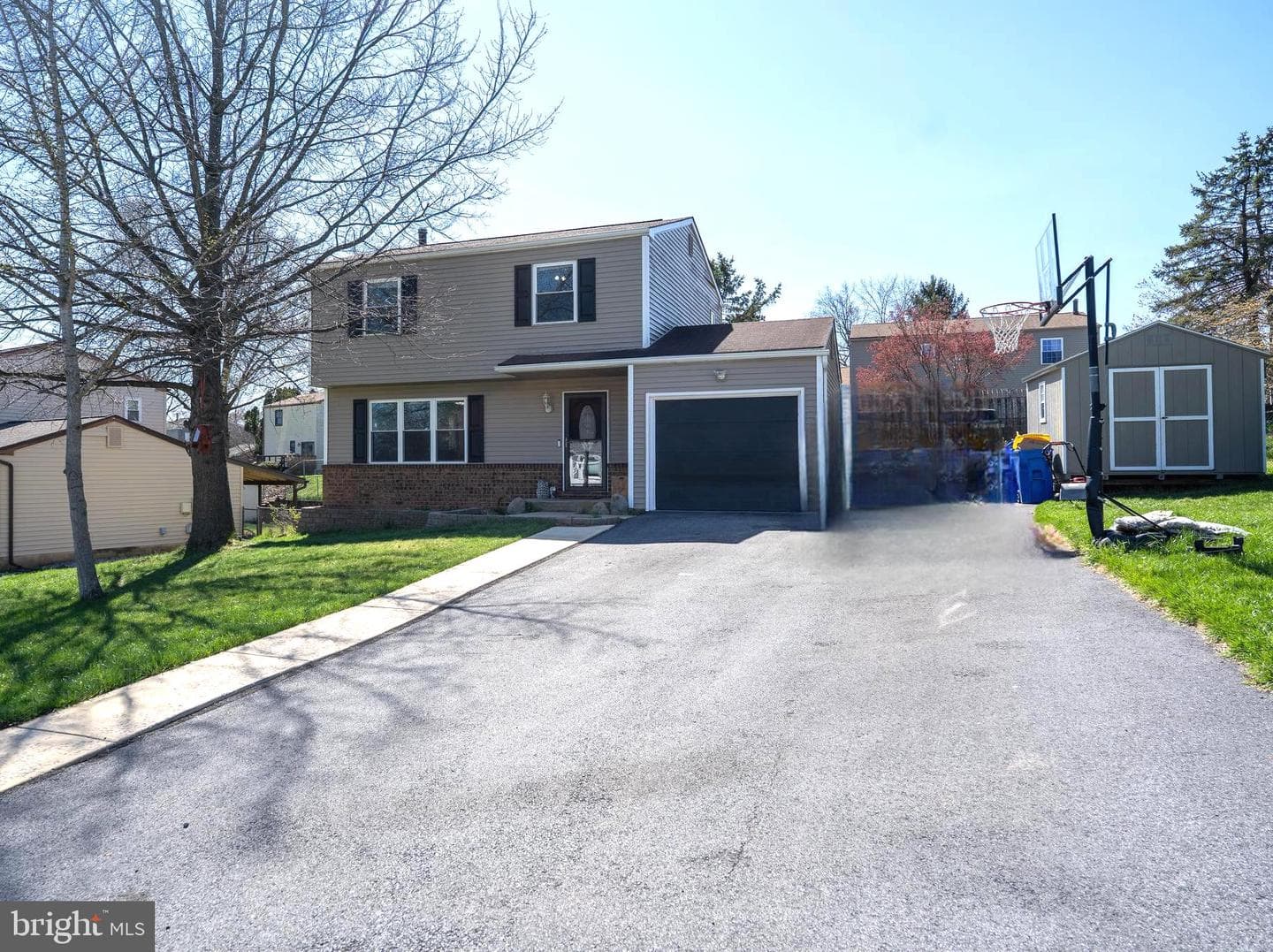 799 Martin Lane photo 3