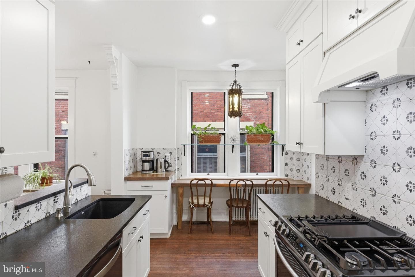 228 Lewis Street photo 11