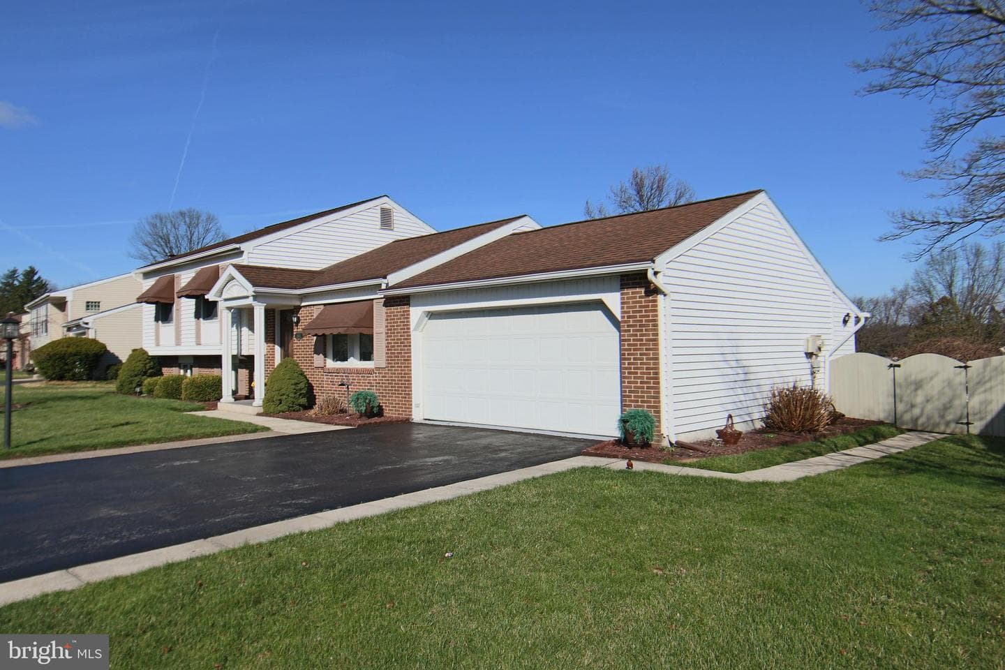 4856 Springtop Drive photo 4