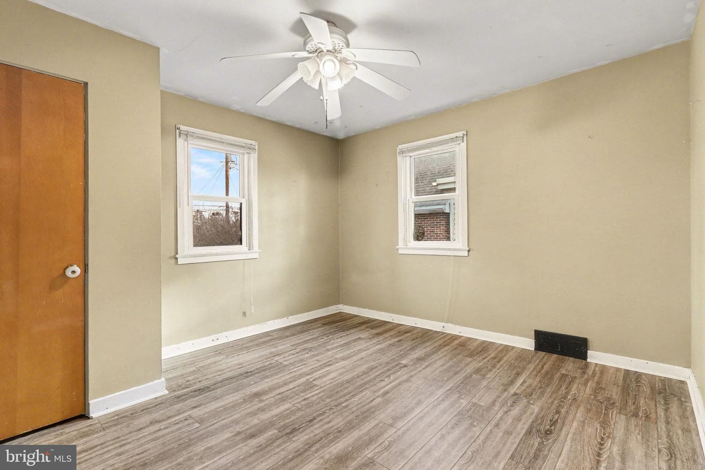 4926 Colorado Avenue photo 16