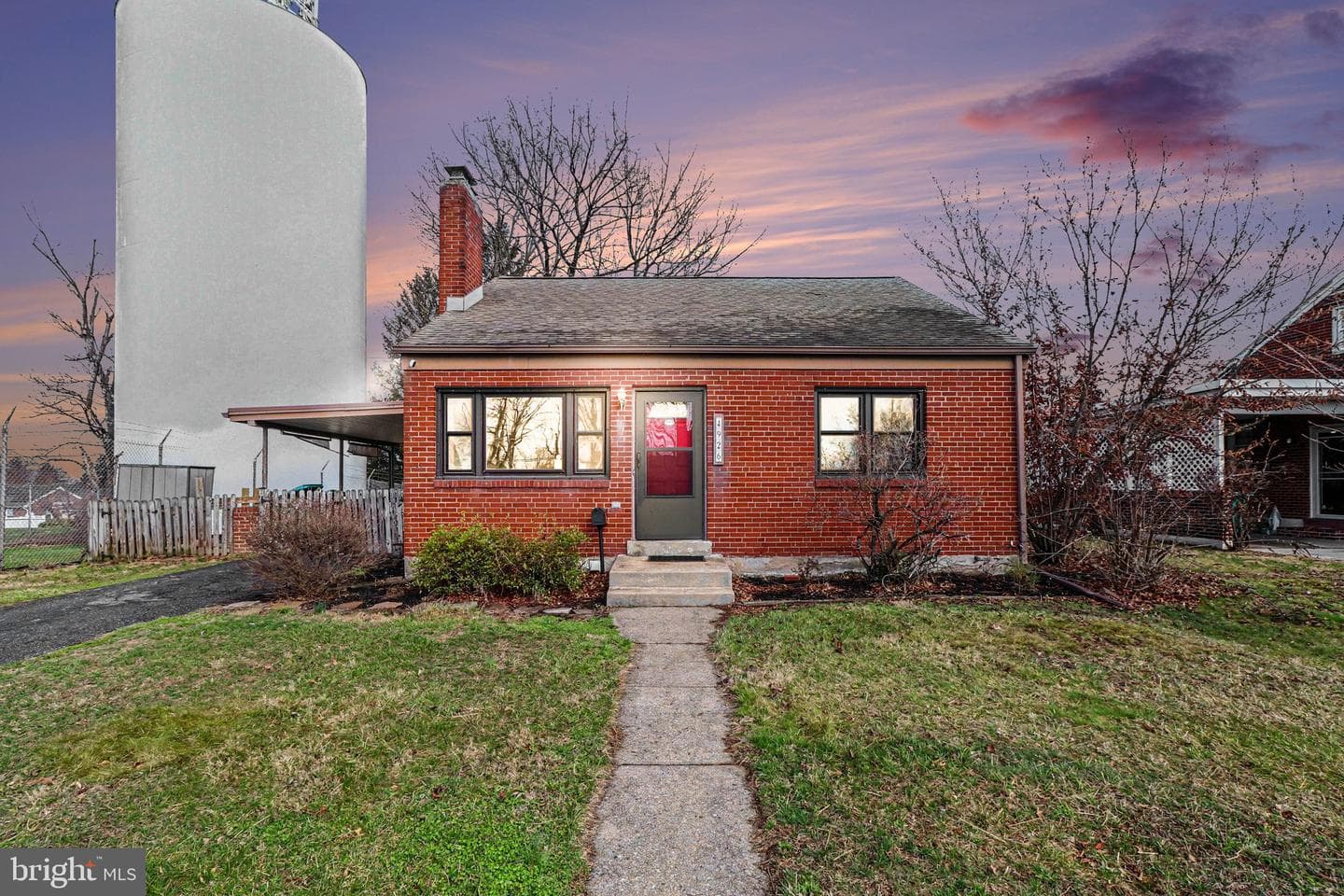 4926 Colorado Avenue photo 2
