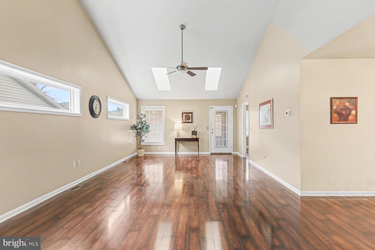 112 Holly Hills Drive photo 5
