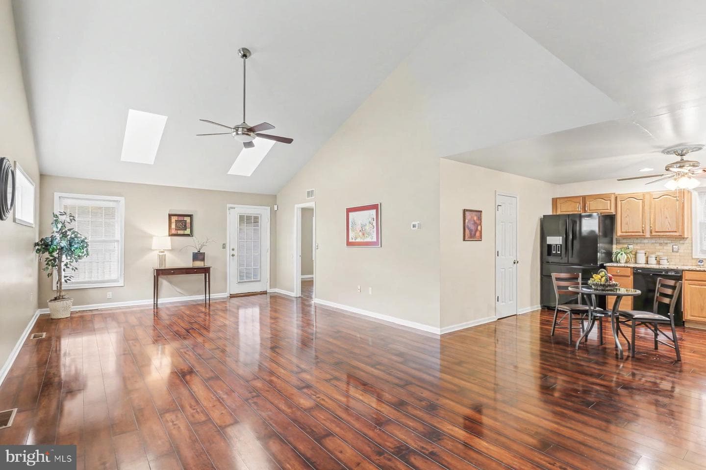 112 Holly Hills Drive photo 6
