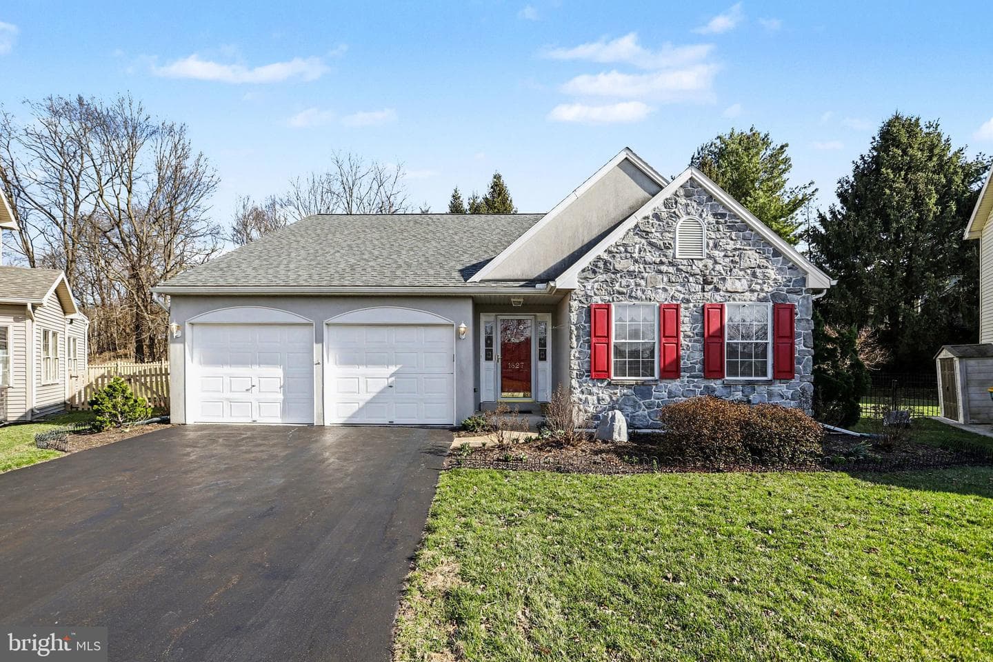 1827 Meadow Ridge Drive photo 2