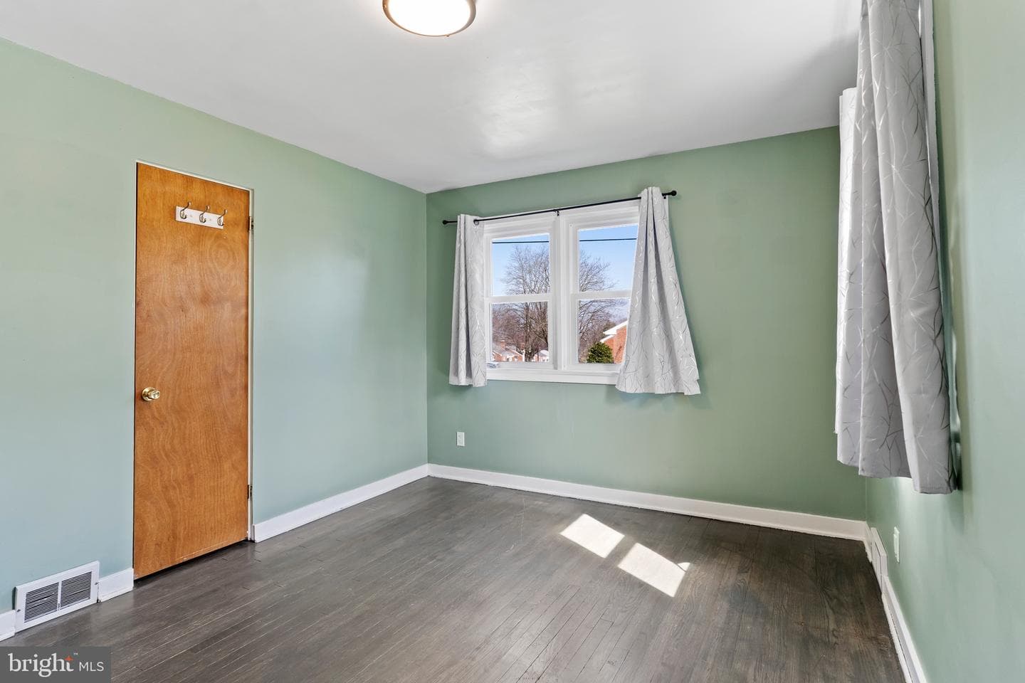 5002 Colorado Avenue photo 10