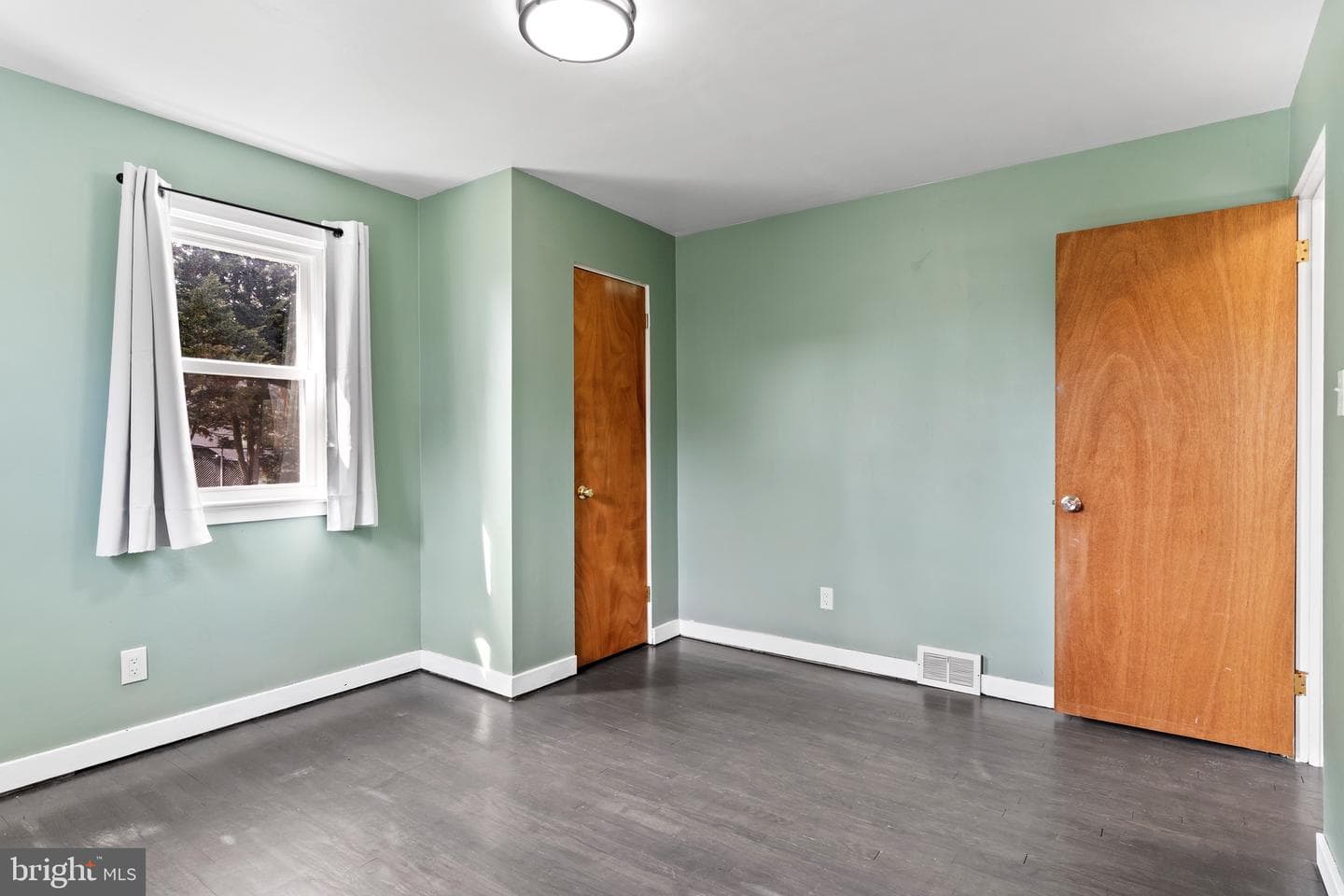 5002 Colorado Avenue photo 13