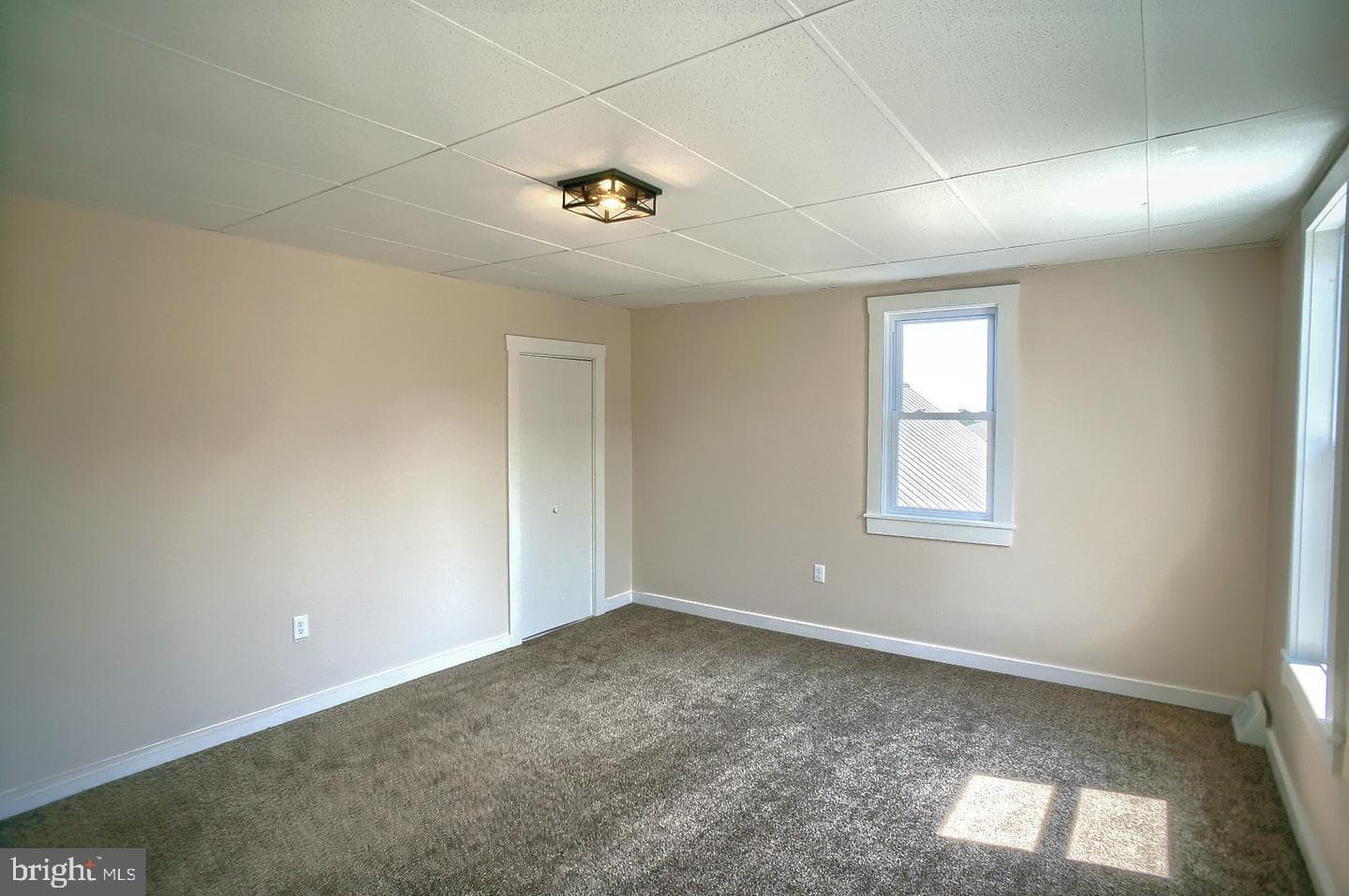 215 E Market Street photo 29