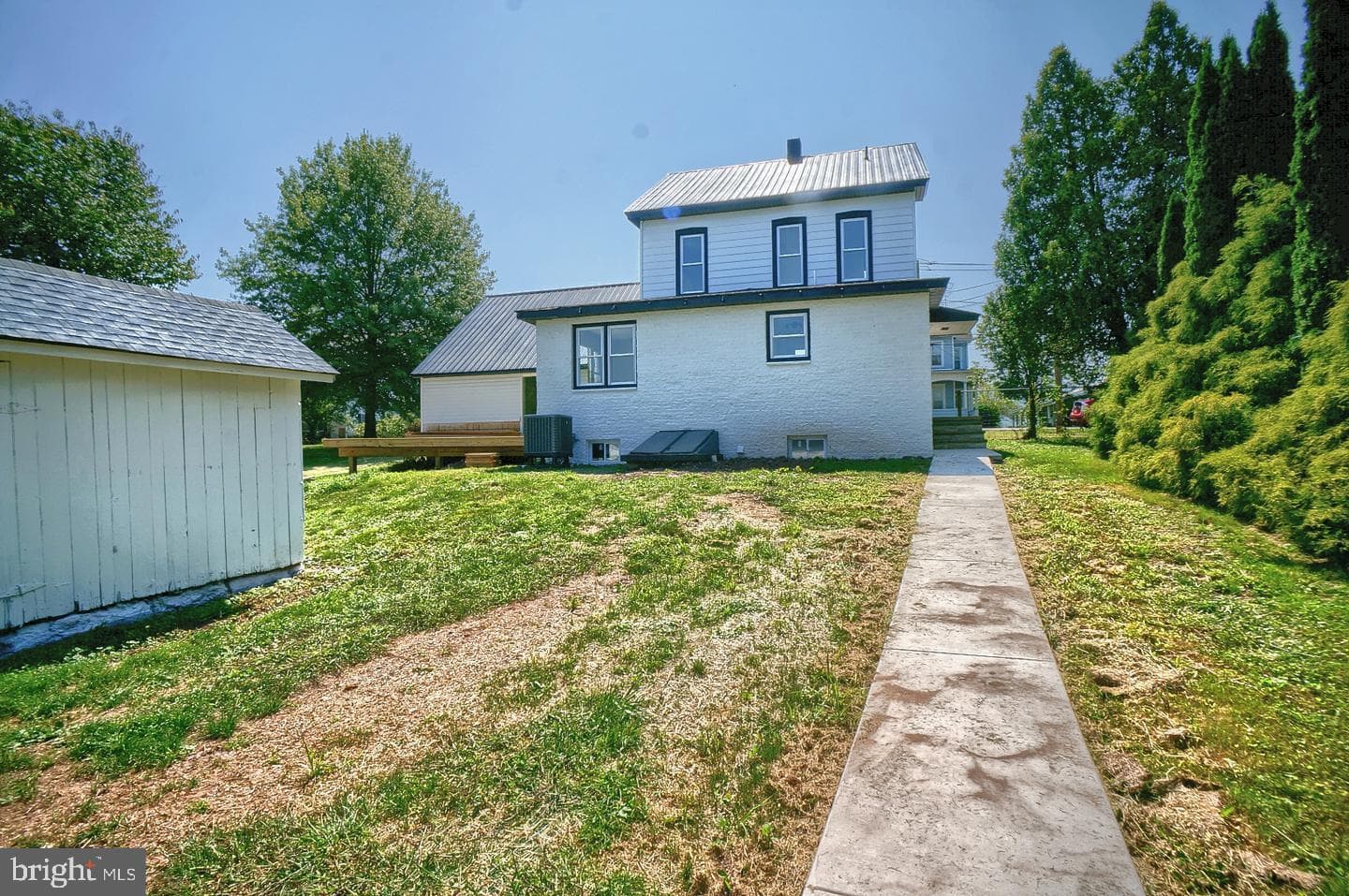 215 E Market Street photo 54