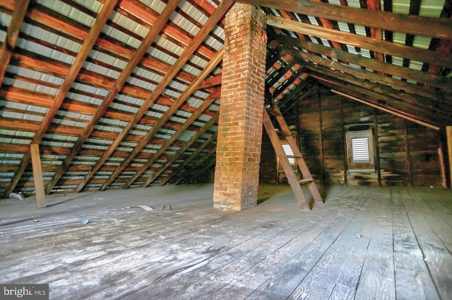 215 E Market Street photo 63