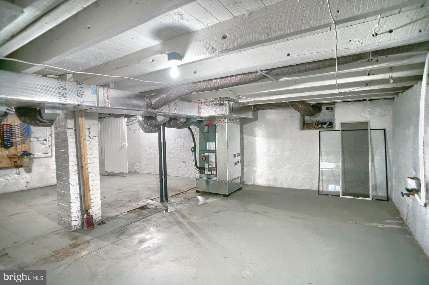 215 E Market Street photo 64
