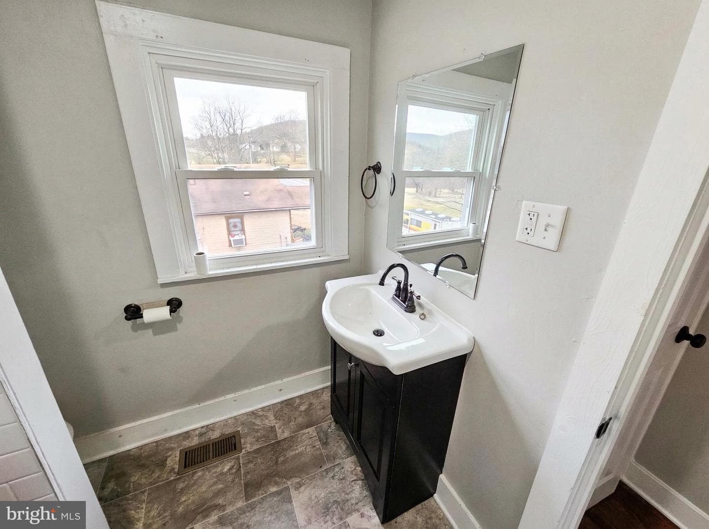 737 Pottsville Street photo 17