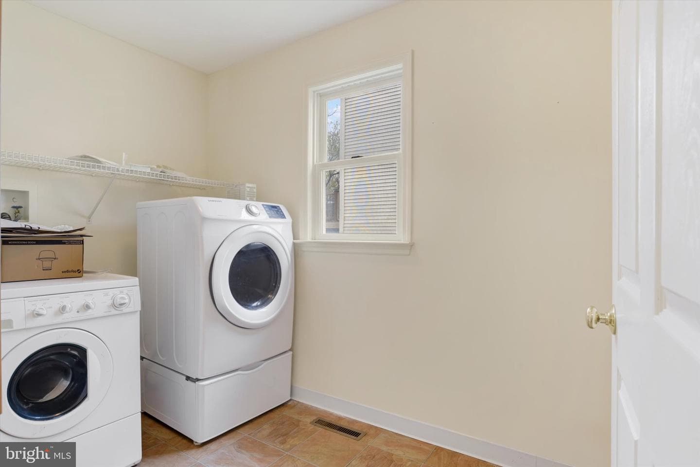 576 Kelker Street photo 23