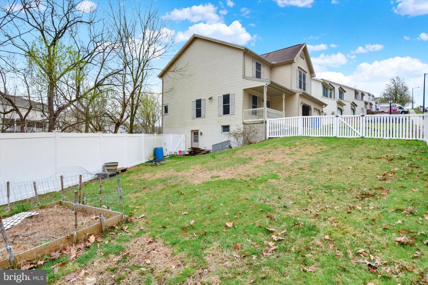 576 Kelker Street photo 26