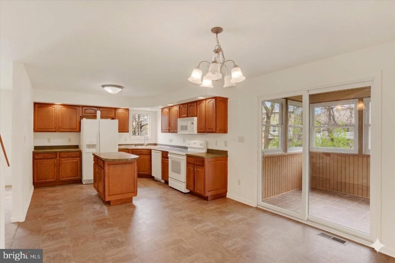 576 Kelker Street photo 8