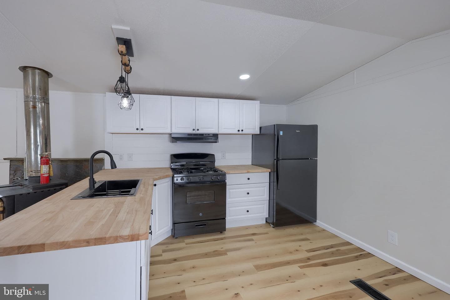 109 Eby Lane photo 8