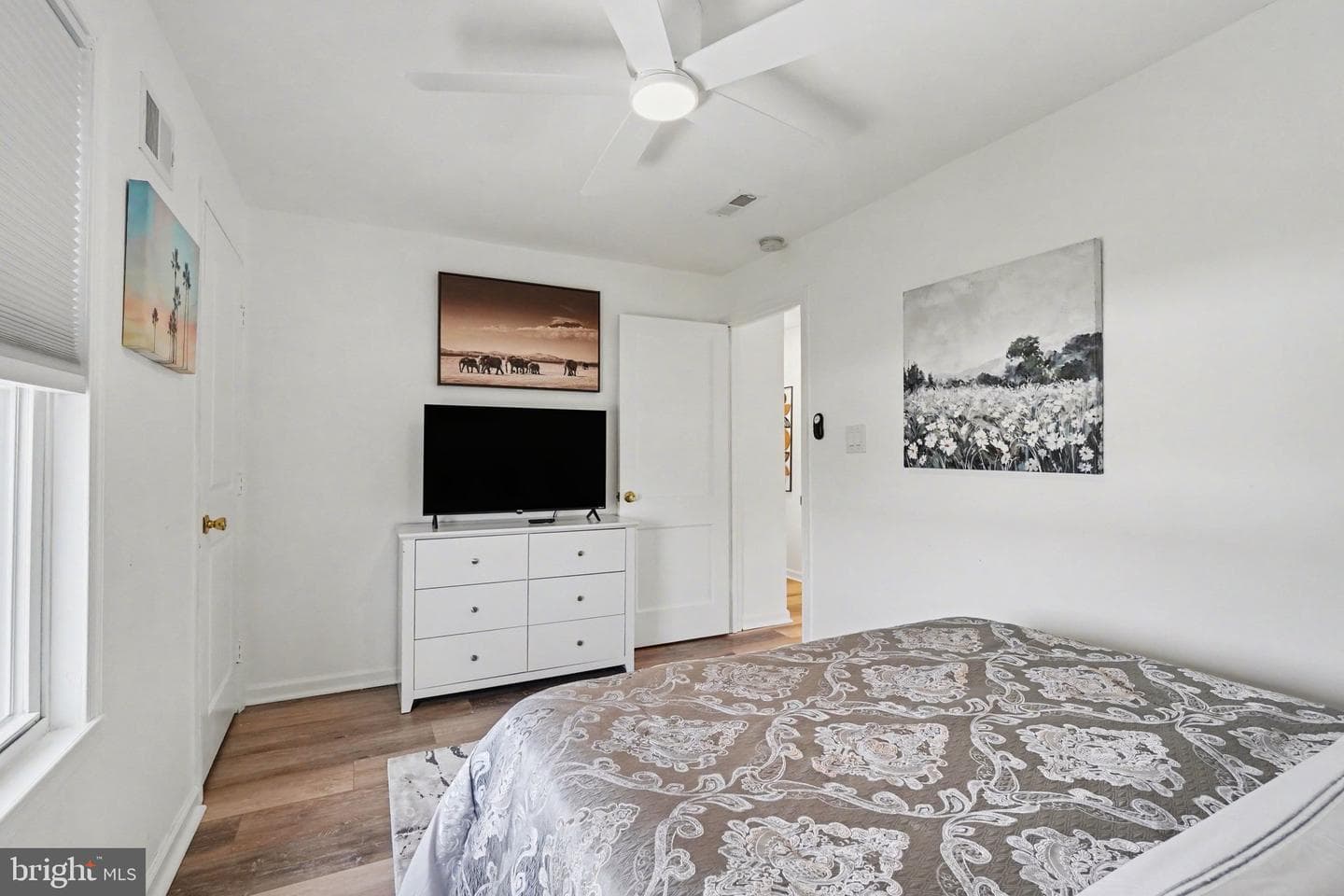 117 W Areba Avenue photo 33
