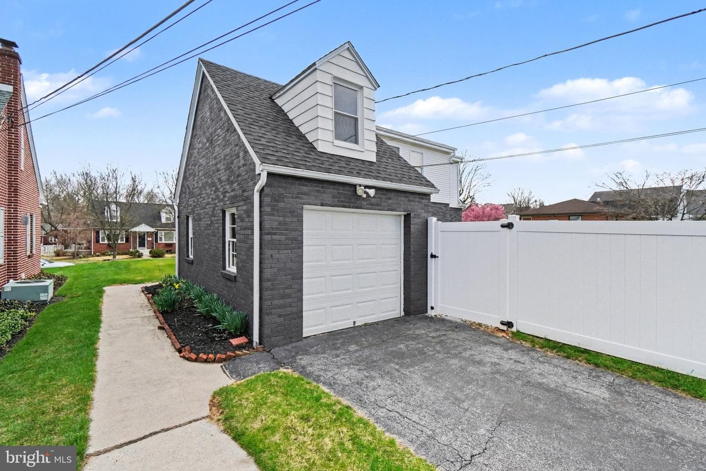 117 W Areba Avenue photo 48