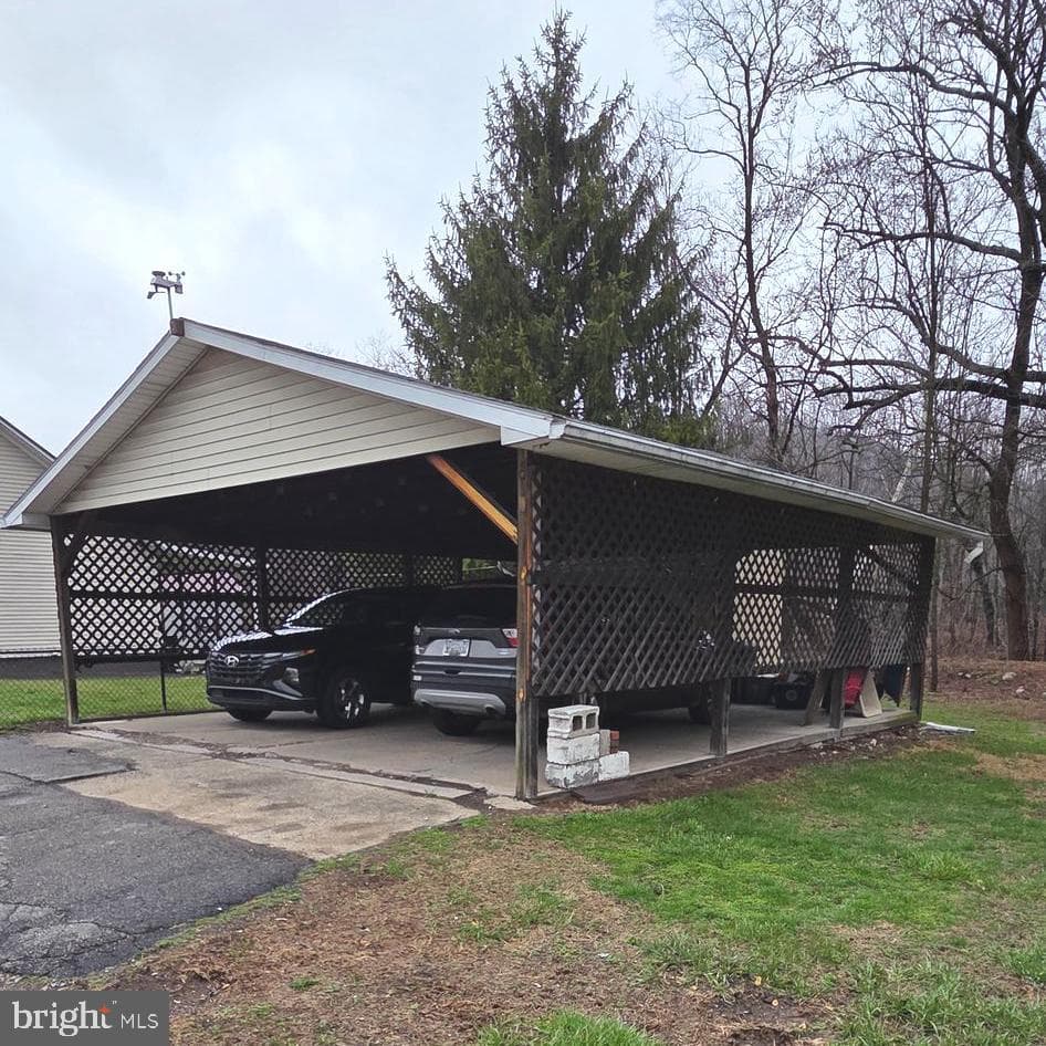 651 North Street photo 27