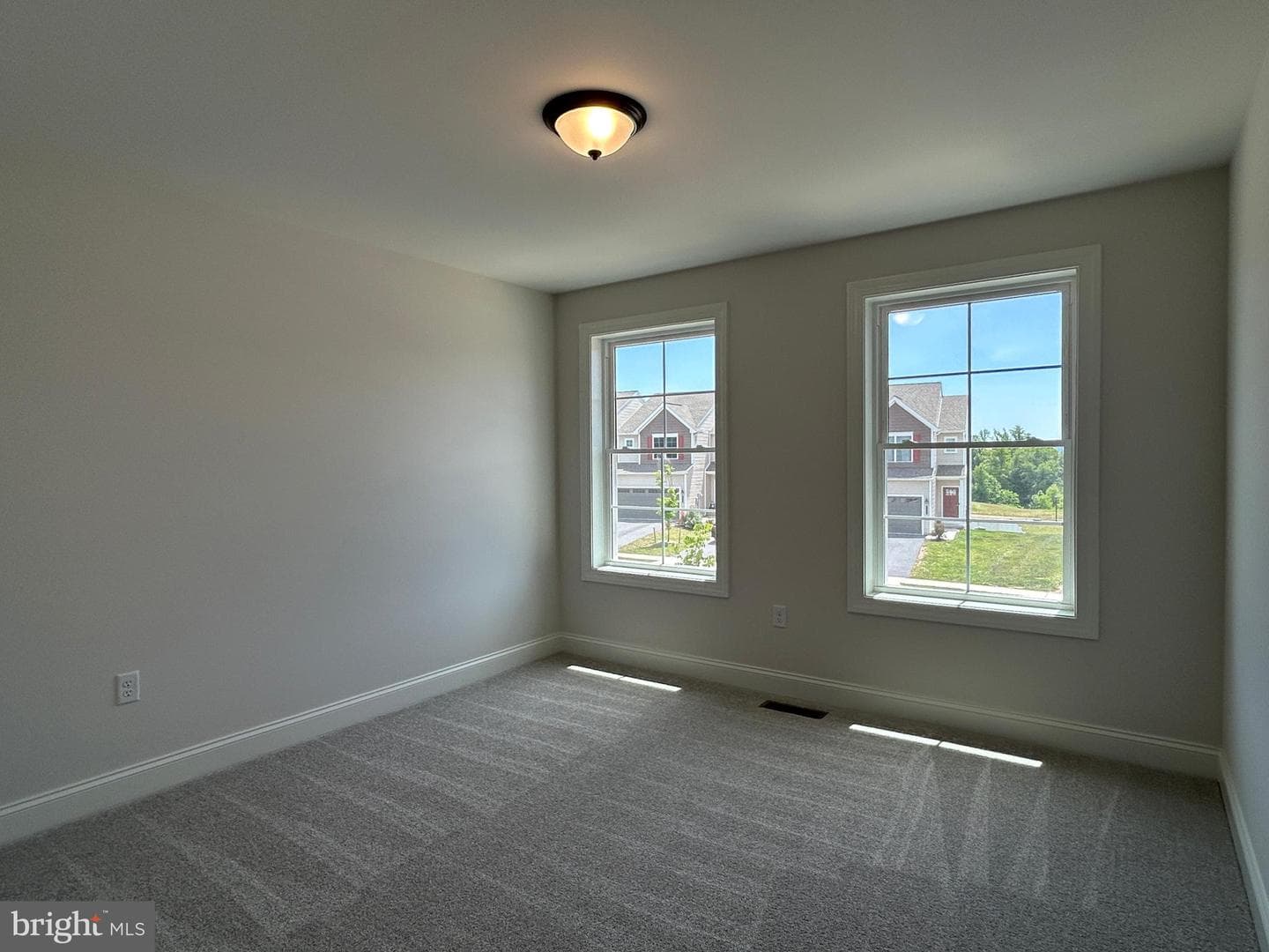 251 Sage Boulevard photo 33