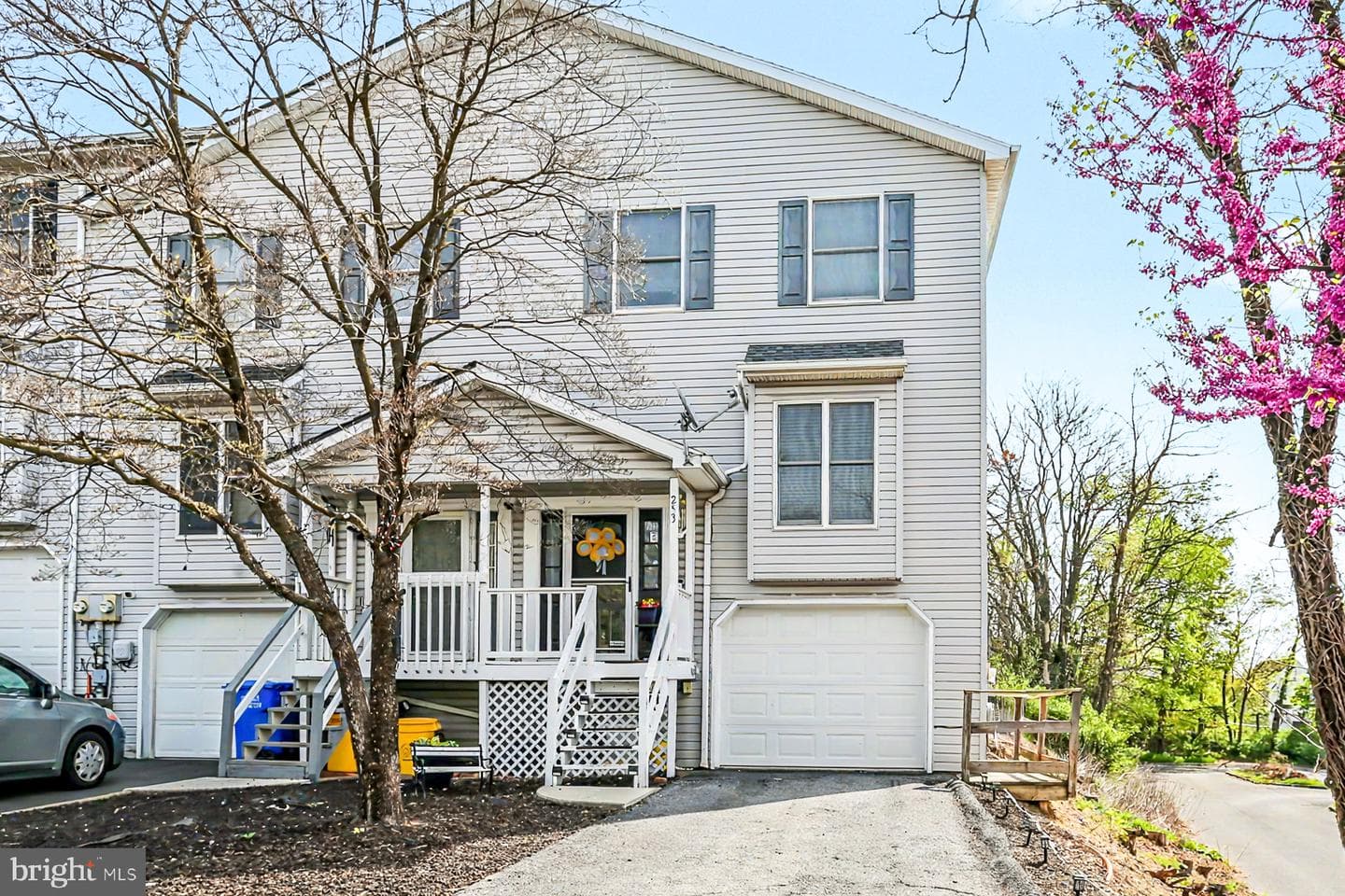 253 Worcester Avenue photo 1