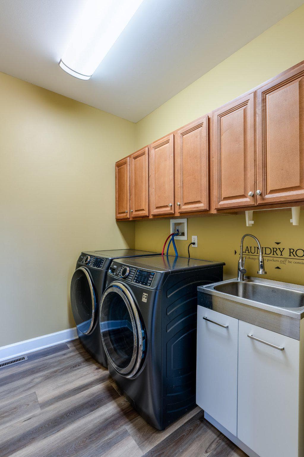 2279 Pullman Way photo 25