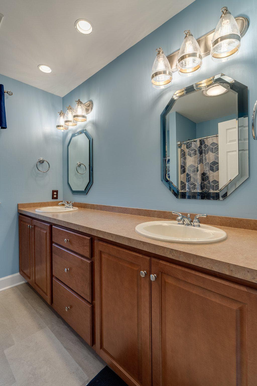 2279 Pullman Way photo 36