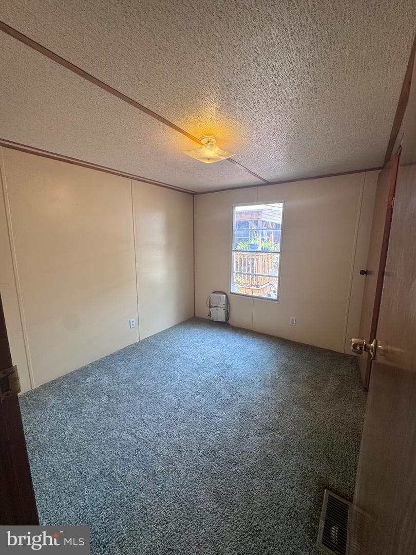 2033 Eshelman Street photo 12