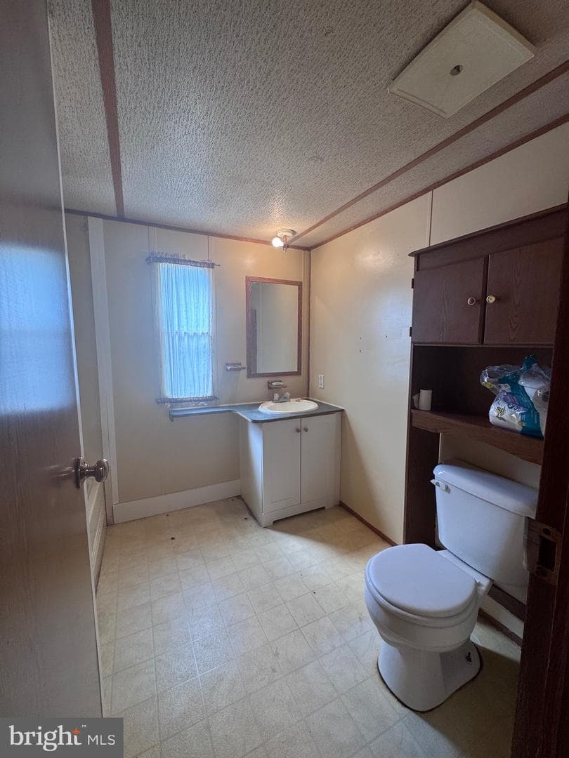 2033 Eshelman Street photo 7