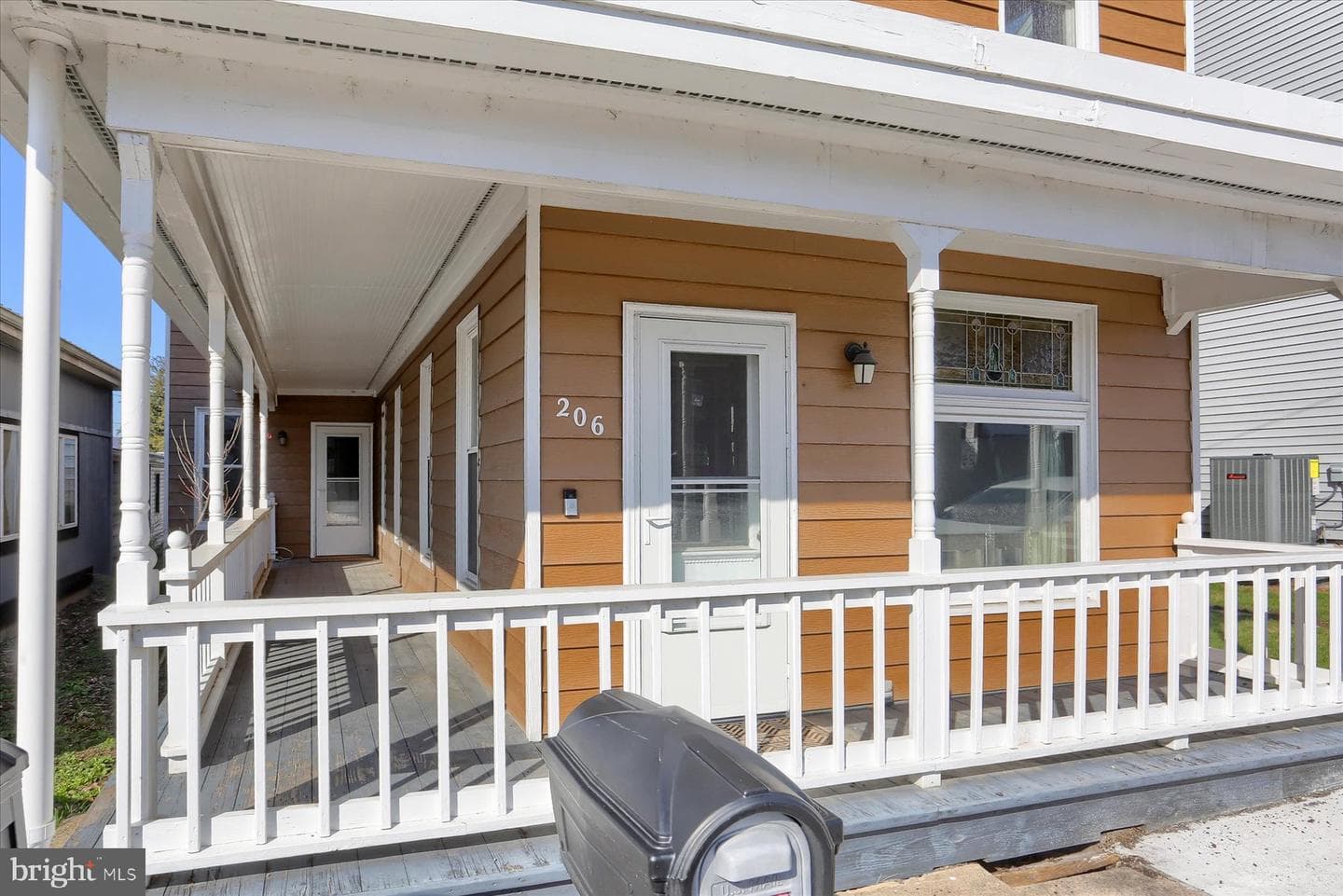 206 Armstrong Street photo 4