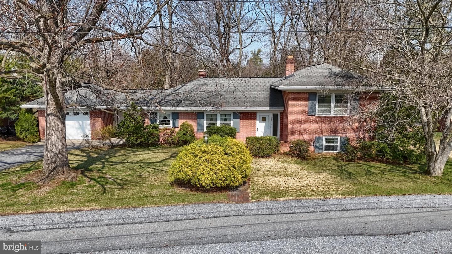 359 E Granada Avenue photo 42