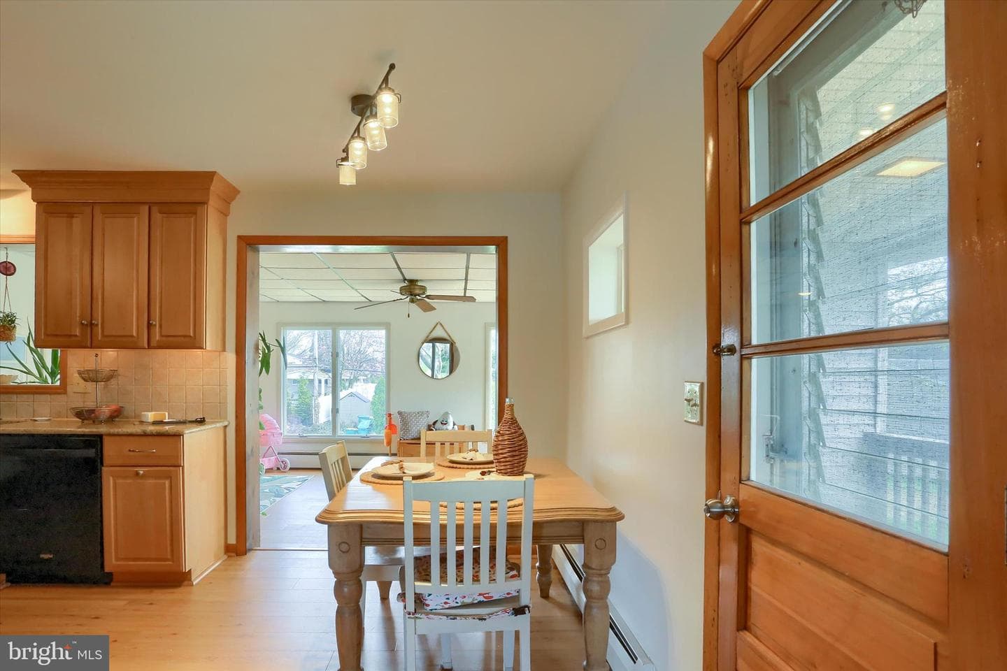 464 Cedar Avenue photo 5