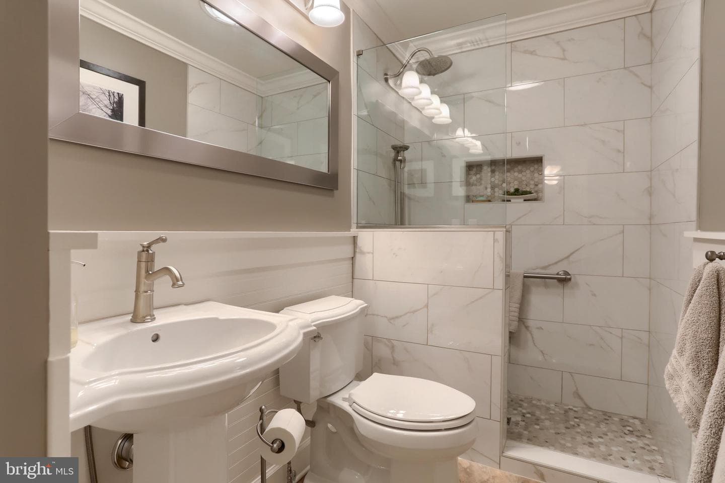 2421 Zell Court photo 39