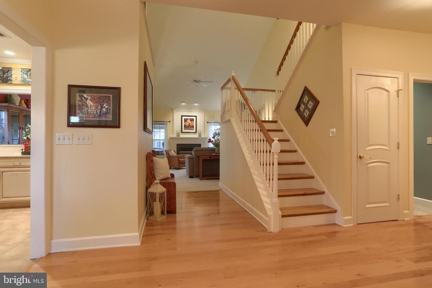 2421 Zell Court photo 4