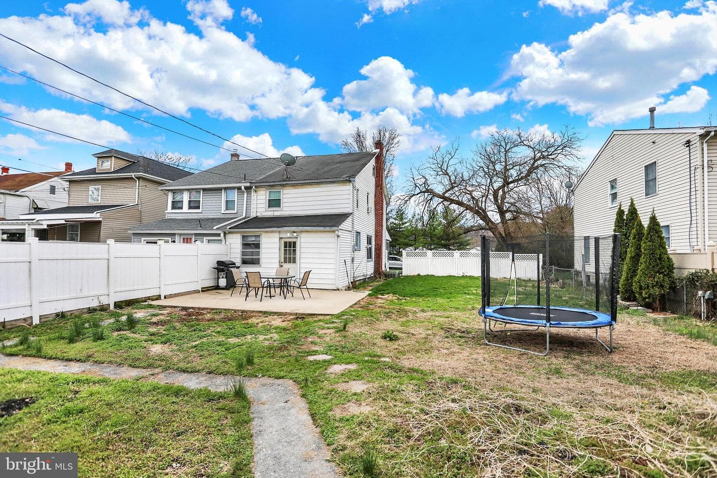 468 Elizabeth Street photo 34