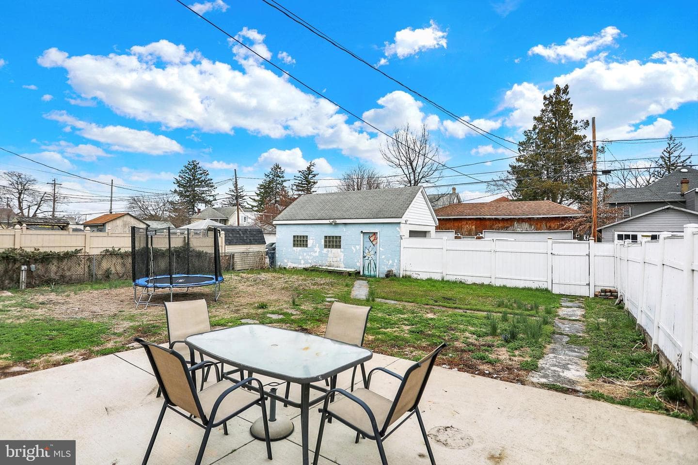 468 Elizabeth Street photo 35