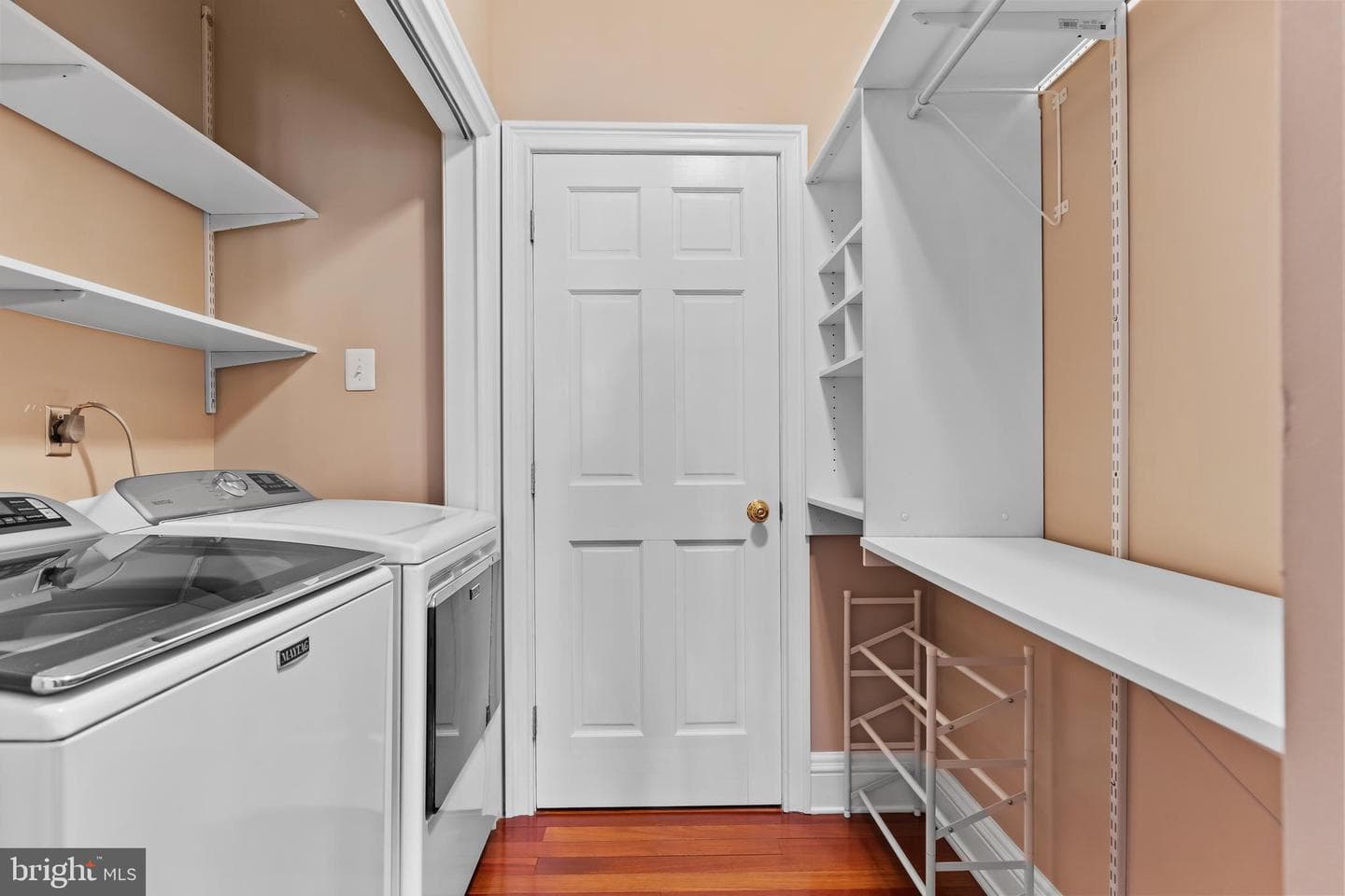 906 Green Street photo 17