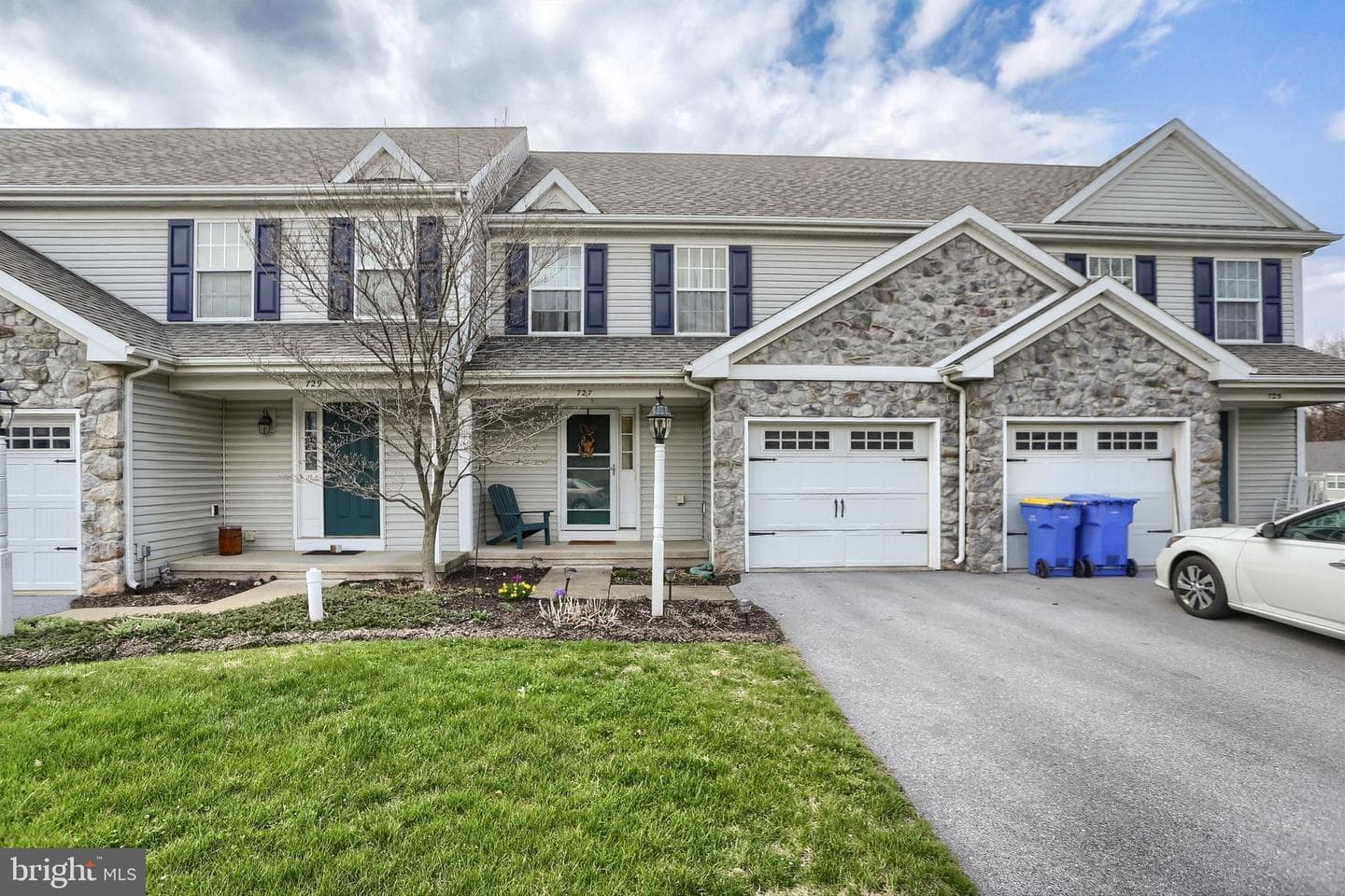 727 Winding Lane photo 2
