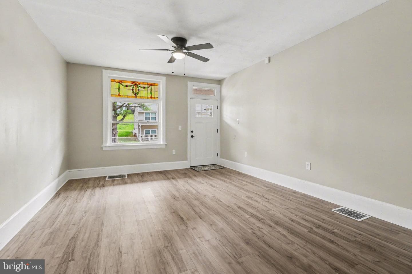 644 S 2nd Street photo 3