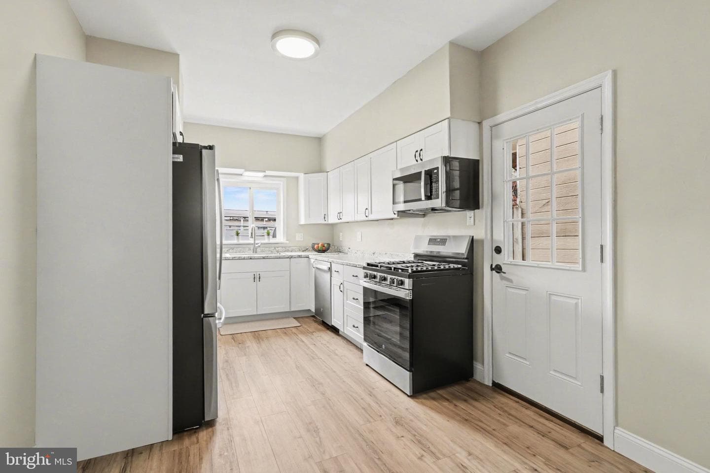 644 S 2nd Street photo 6